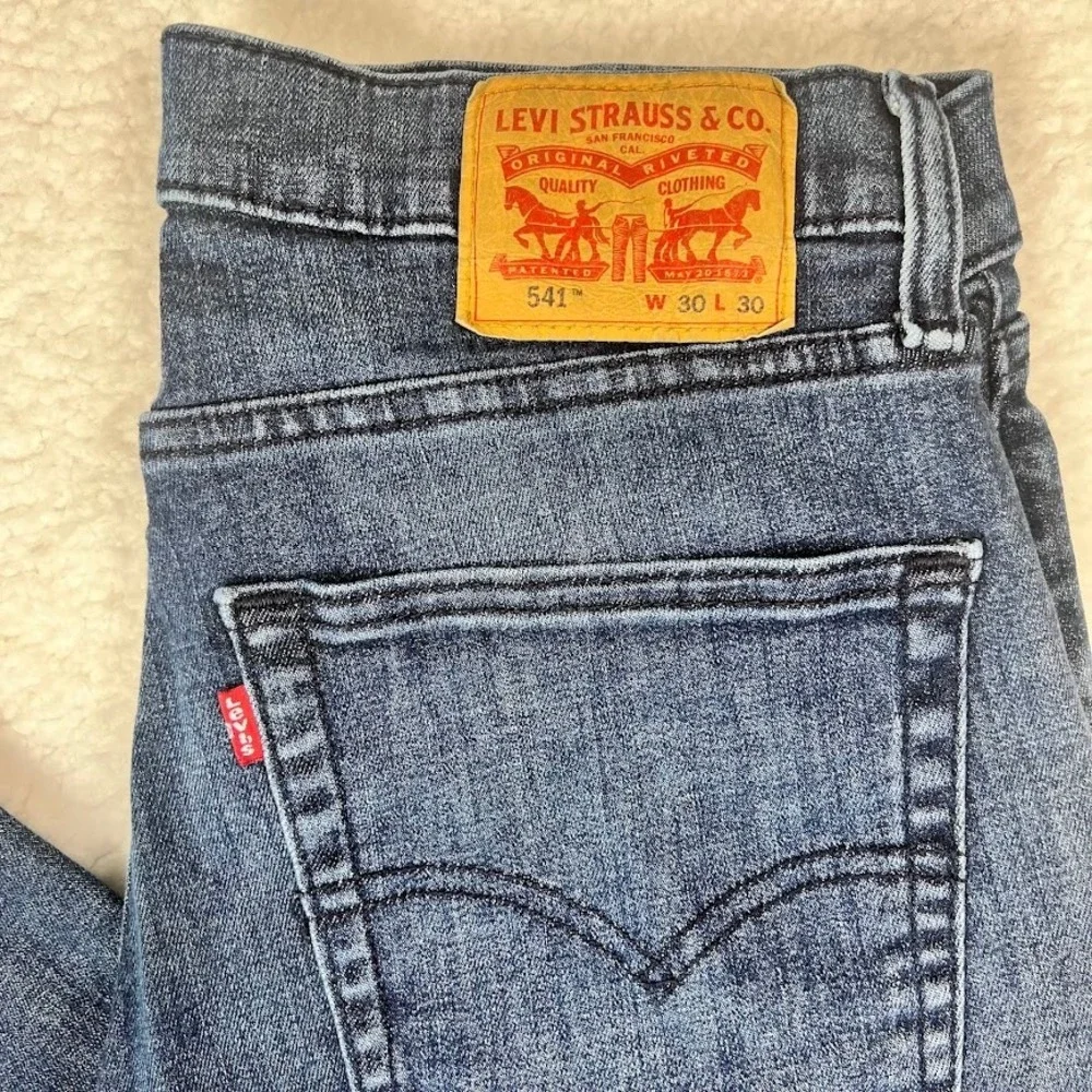 Levi's 541 Athletic Taper Mens Jeans Blue Medium Wash‎ Denim 30X30 Stretch